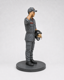 Miniatura em continência ao bombeiro
