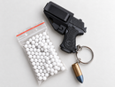 Pistolinha PETECO – Mini Lançadora de Bolinhas com Retorno por Mola [PRETO]